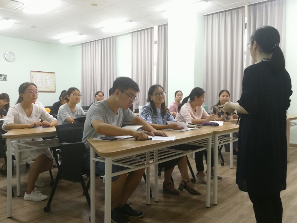 学优秀党员事迹,为进博立足岗位――太阳集团tyc86员工党支部主题党日活动