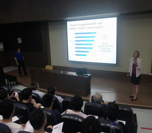 美国夏威夷大学公共卫生公司来公司太阳集团tyc86访问